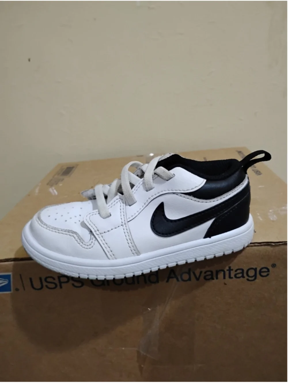 Jordan 1 Low ALT Toddler Size 9 White Black Low Top Lifestyle Shoes DR9747-132